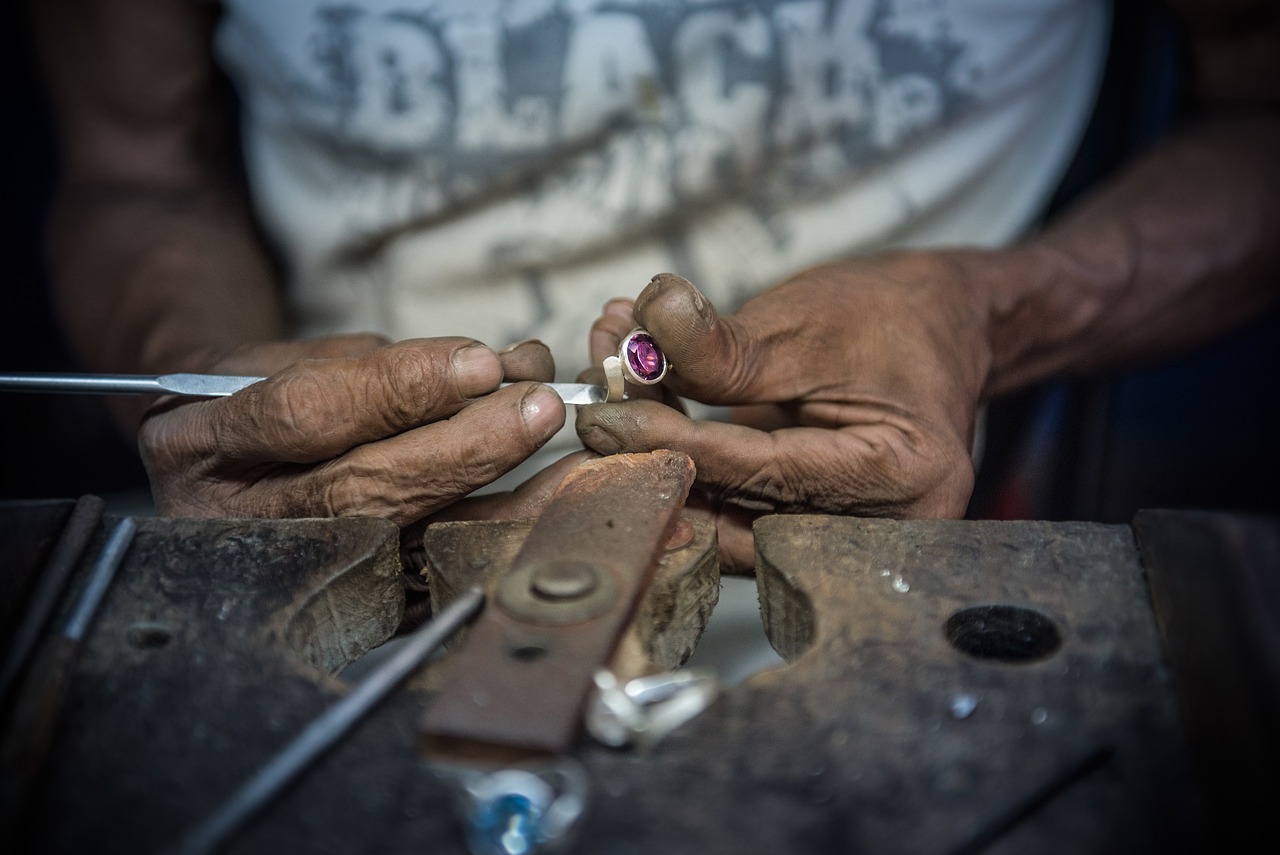 diamond, sri lanka, mine-2272699.jpg